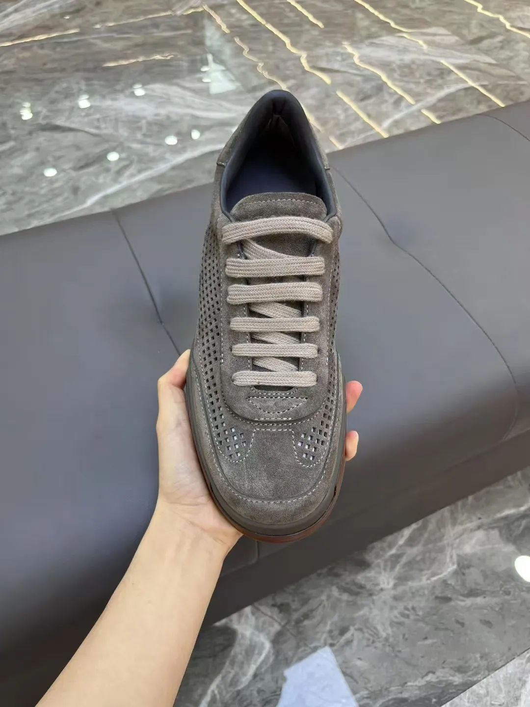 Men's shoes 💰460 [New style] 🐝🐝⚠️[DG] ⚠️High grade, top craftsmanship ⚠️Men's casual style, regular size 39 to 44 (45 can be customized ⚠️D &G Fashionable and casual style, unique design style! Fully original single-layer calfskin hollow design, inner calfskin latex back foot! Exclusive for summer! Original TPU outsole! Look at the details of the quality, and it can stand up to all kinds of tests!